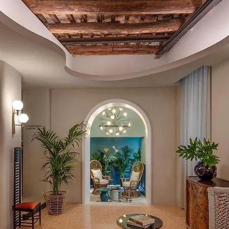 Hotel Priori Secret Garden